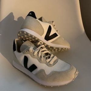 Women’s Veja Sneaker